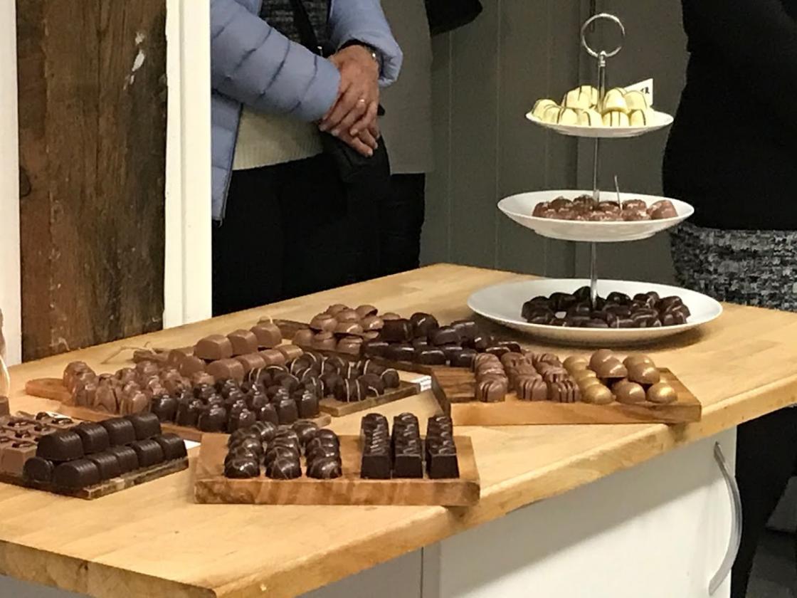 Her er alt vi kunne velge å smake på! - Stakkars magane våre!