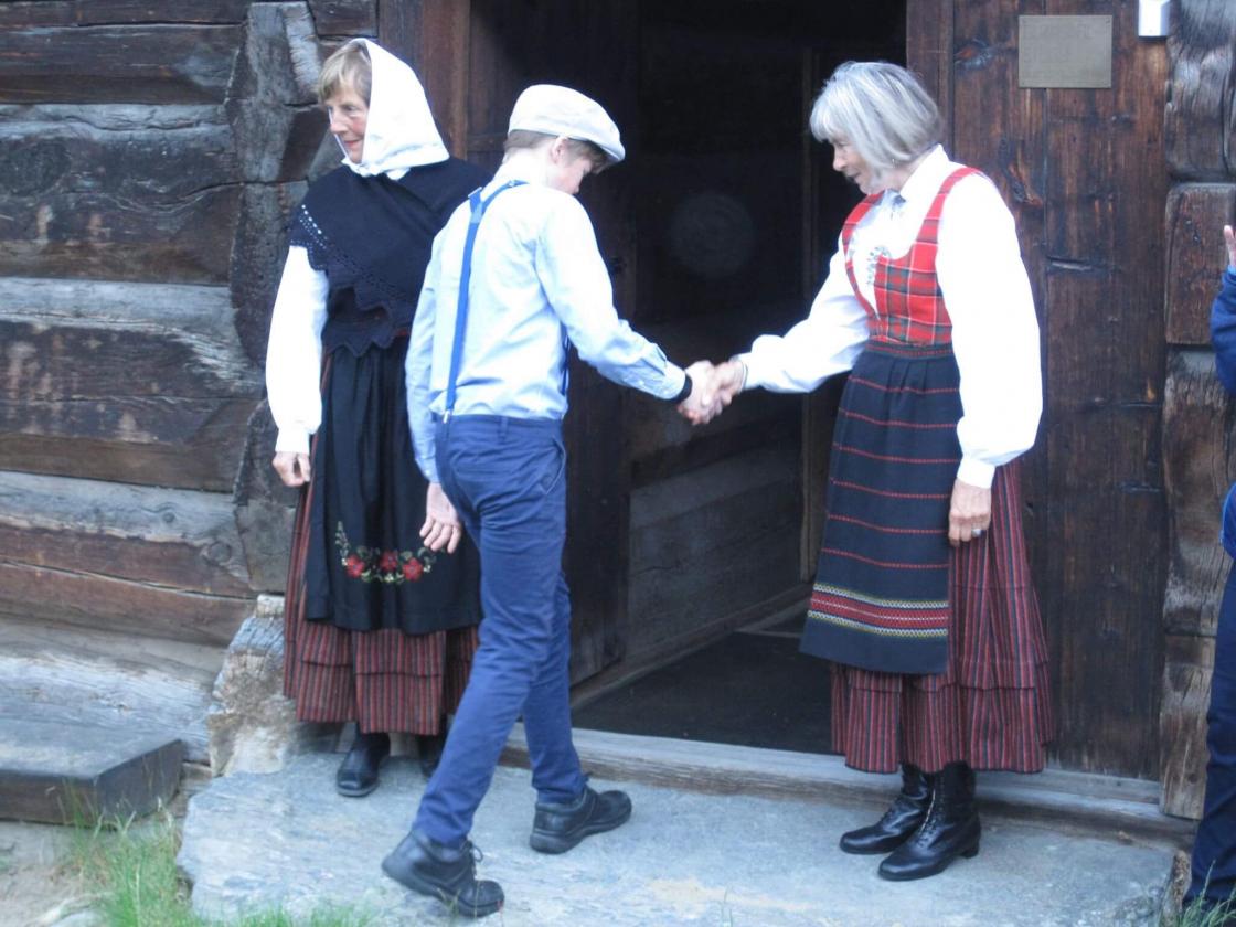 Lom Bygdekvinnelag ynsjer gjestane velkomne