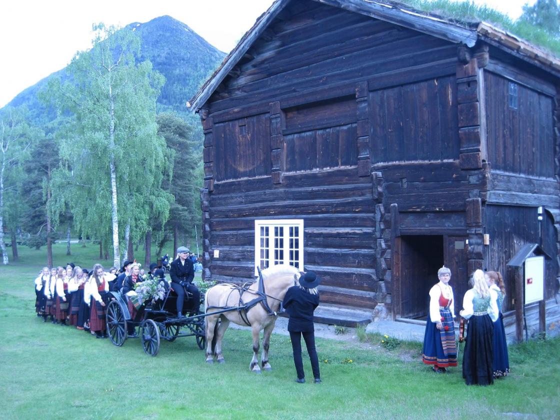 I Glømsdalsstugu i Presthaugen, Lom bygdamuseum var det matservering