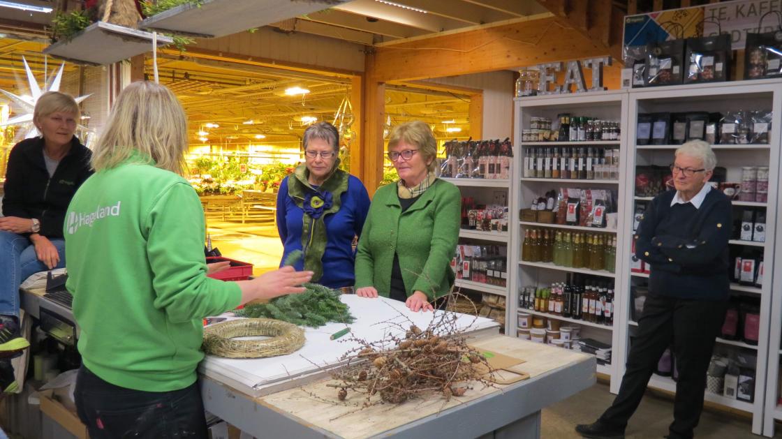 En krans du kan lage mens du venter på gjestene - ble det påstått.