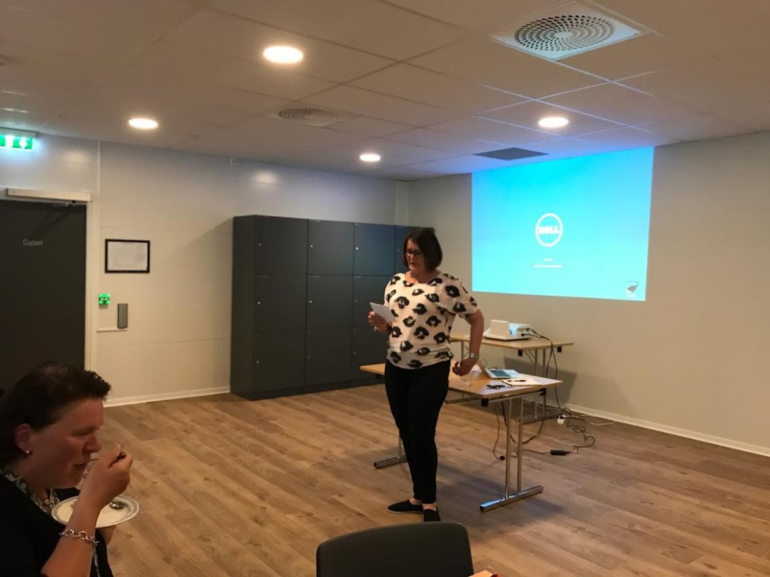 Bjørg Kleppe las dikt av Inger Hagerup.