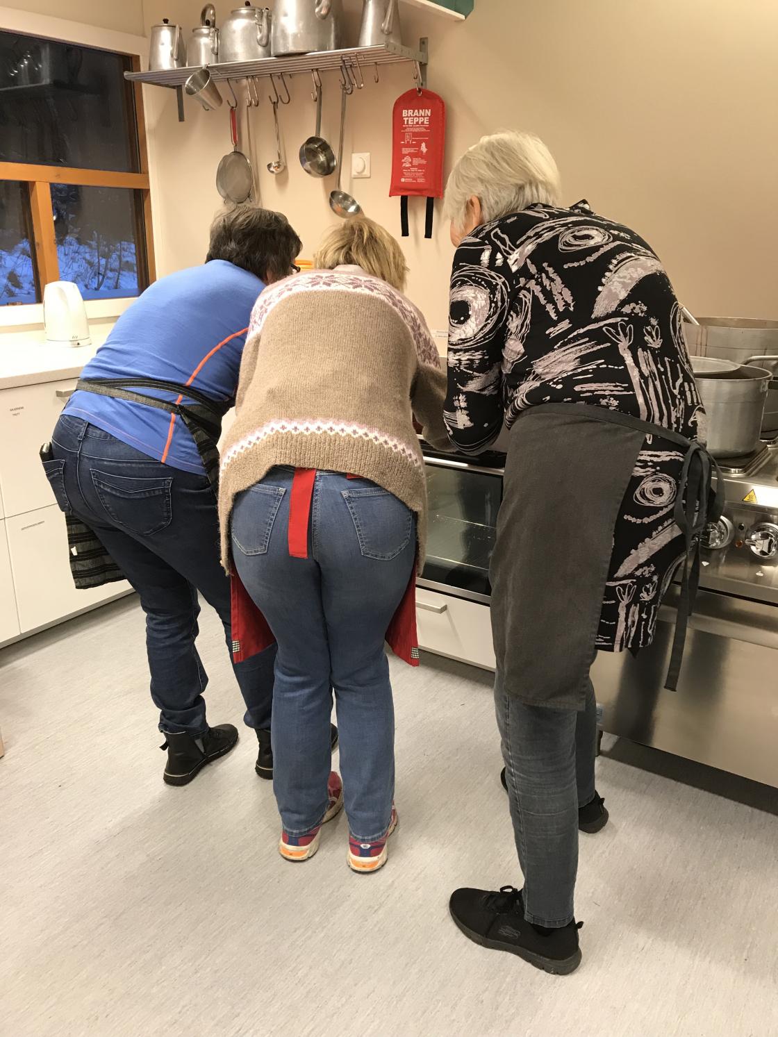 Hvordan fungerer komfyren mon tro?