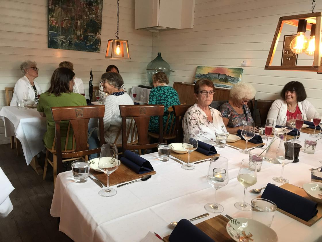 Vi ventar på maten.