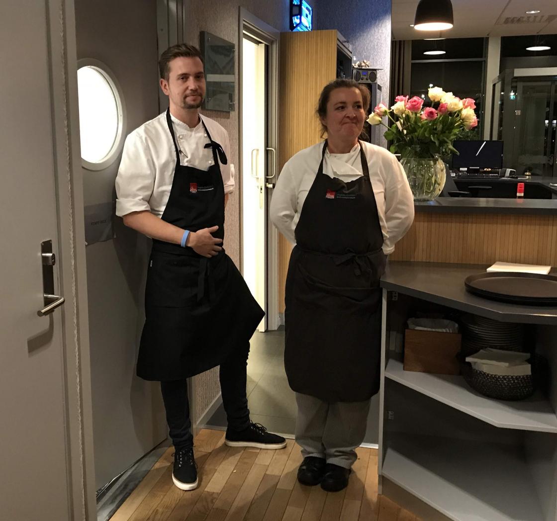 Stor takk til kokkar og servitørar,- nydeleg mat og god service.