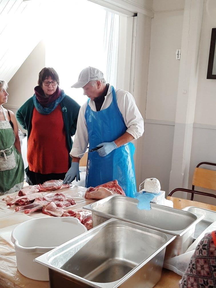 Kjøt frå villsau på menyen.