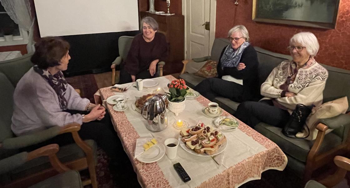 Aud Brit, Sissel, Alfhild, Ingrid.