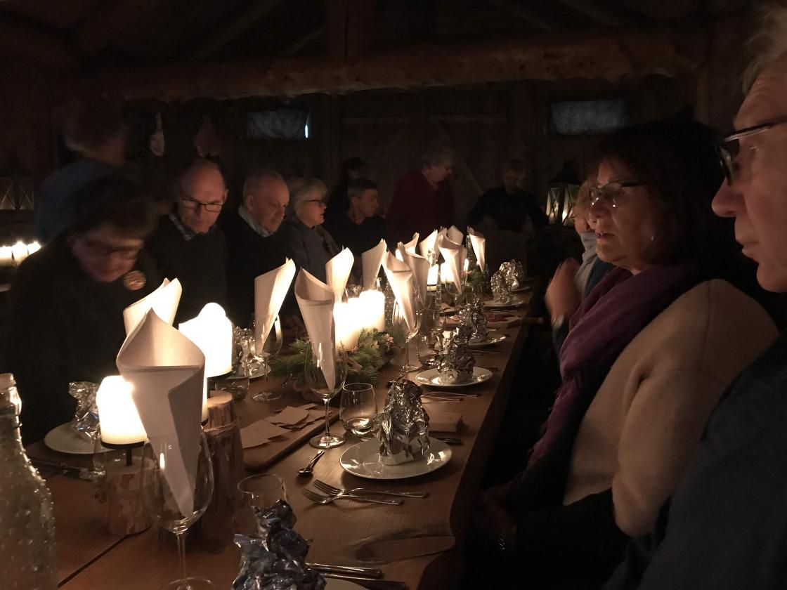 Klart for forretten som var Claptonlaks!- Nydeleg!