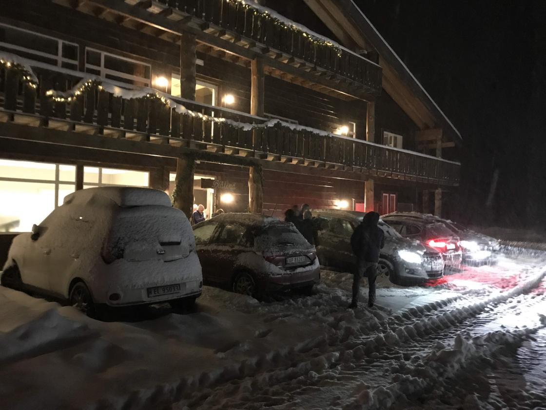 Blåtind på Stavseng med rikeleg snø.