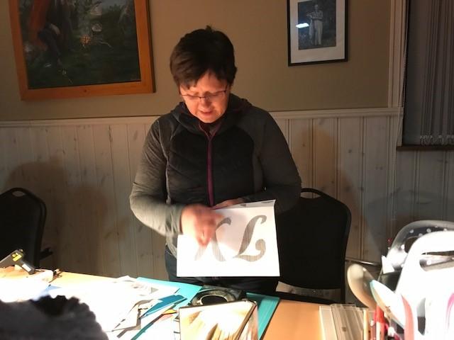 Agnieszka demonstrerer.