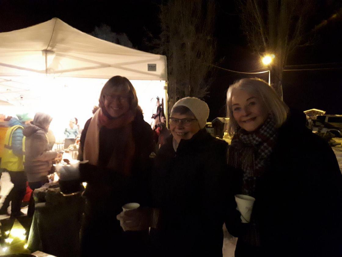 Gløggservering og julegrantenning