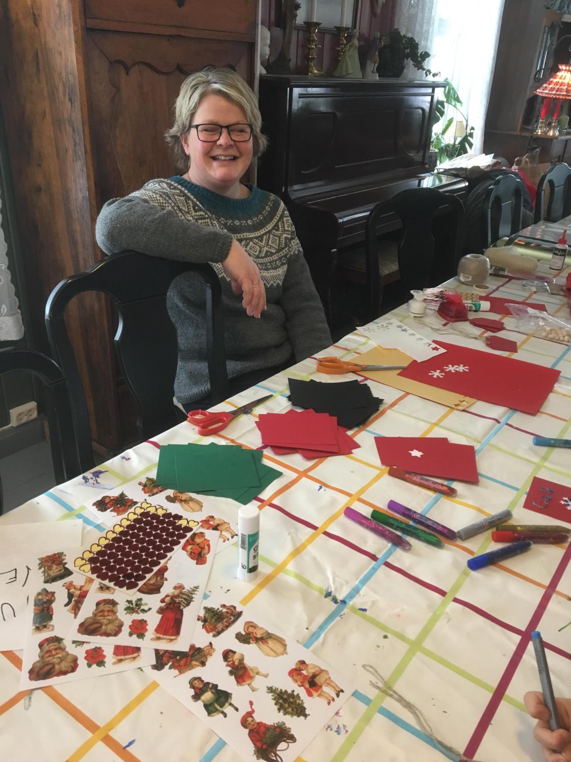 Kari fra 4H hadde juleverksted