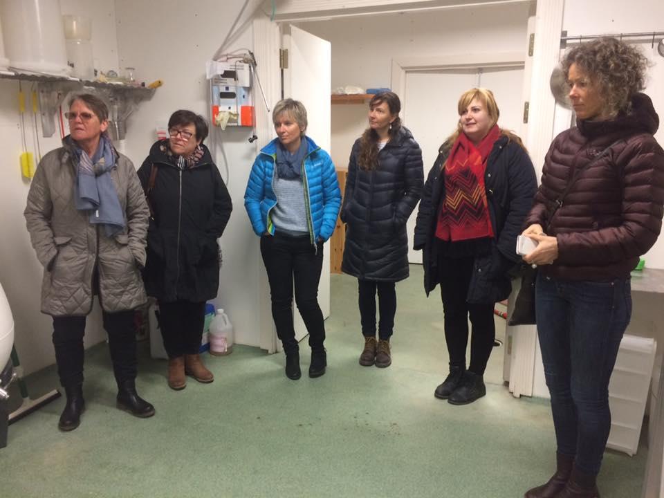 Jentutten følger med