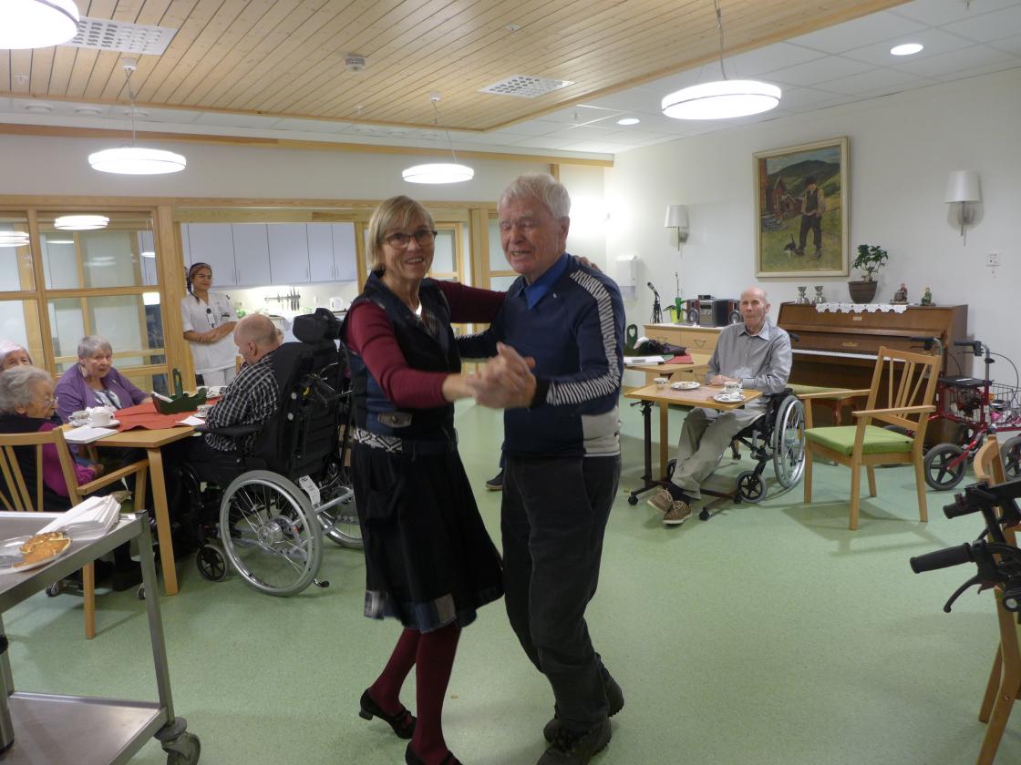 Jammen vart det dans også!