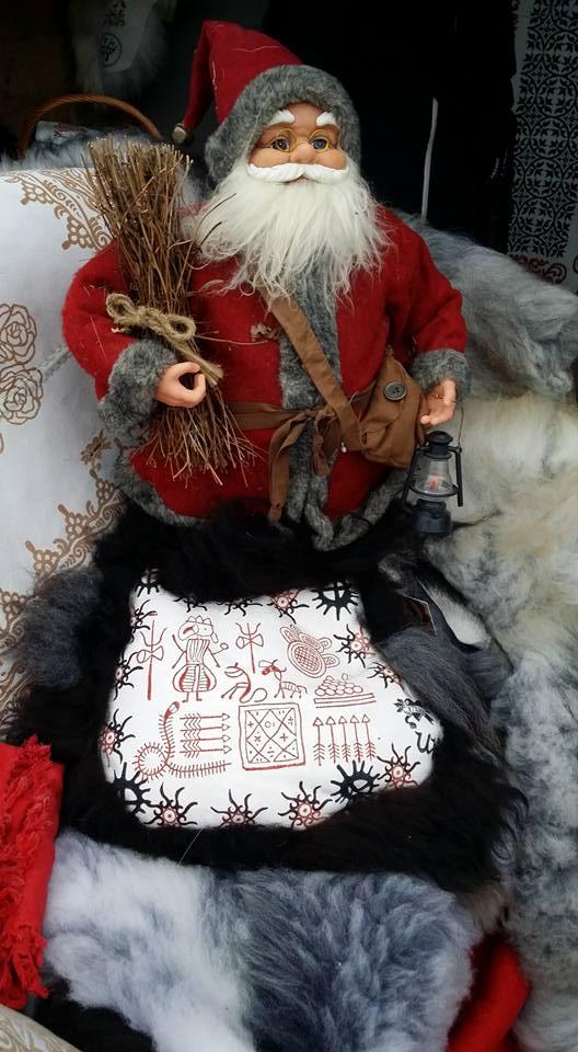 Selbunisse på skinnfell med trykk.