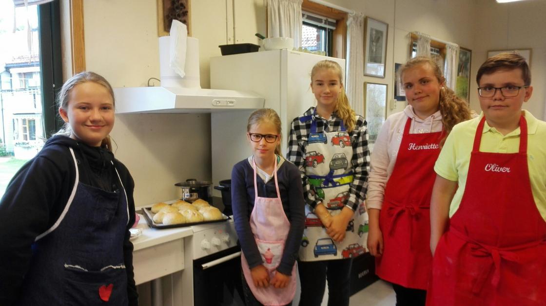 Fornøyde deltakere på matkurs