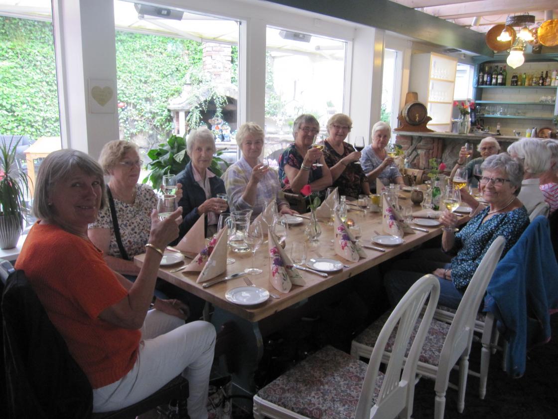 Middag på Kumlegården