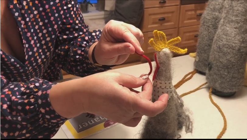 ... og etter toving settes nebbet på