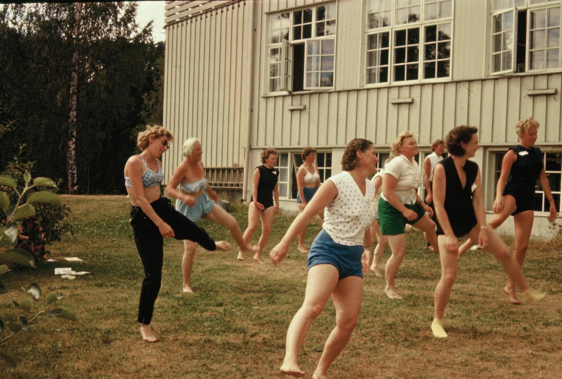 Kurs i husmortrim anno 1959.