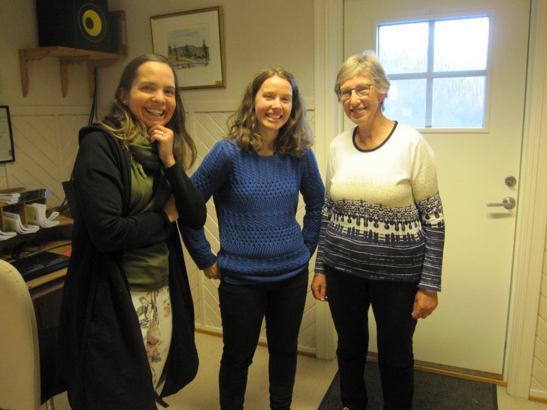 Rannveig M Jacobsen sammen med Tina og Liv