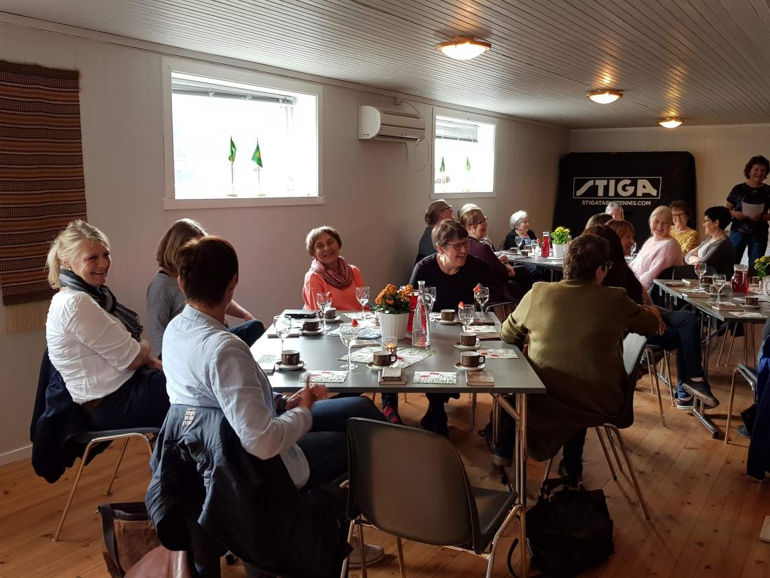 Liv ynskjer velkomen til møte   foto: LIv Marion S.Grønås