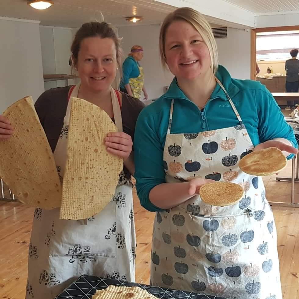 Ferske medlemar på kurs i krotakaker og nordlandslefser  foto: Liv Spilde