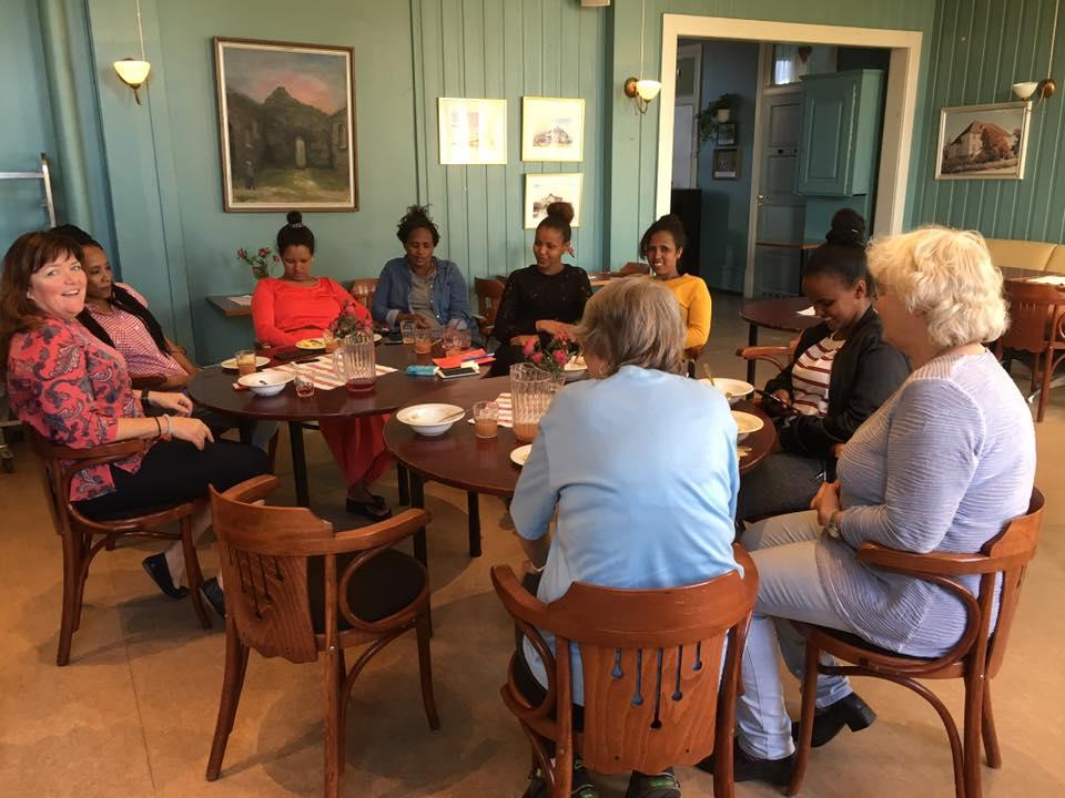 Samtale. Foto Ane Aanerud Grøndahl