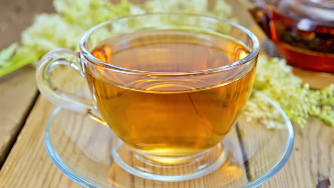 Mjødurtdrikk fra norsktradisjonsmat.no. Foto: Shutterstock.com/norsktradisjonsmat.no