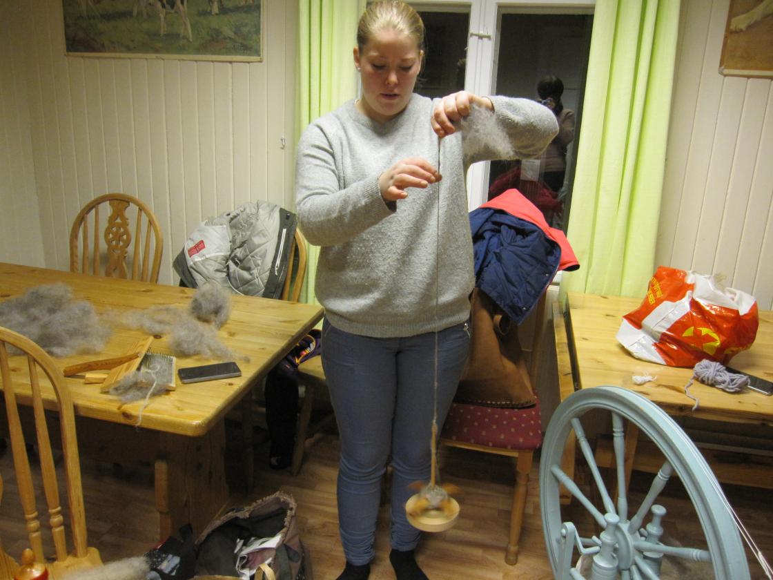 Silje demonstrerer handtein