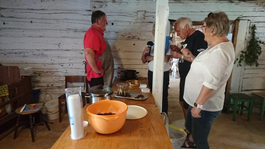 Blodmat, smaksprøver, utdeling