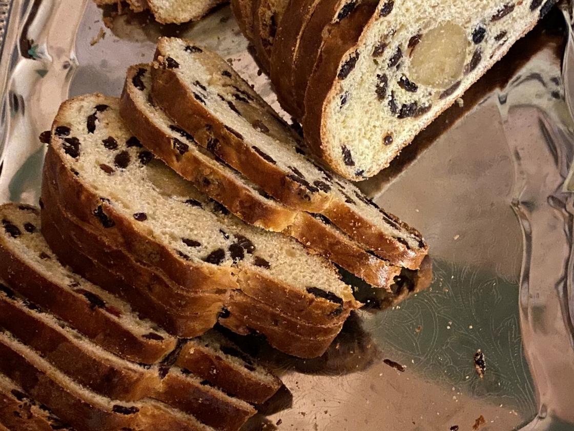 Stolle med rosiner og marsipan