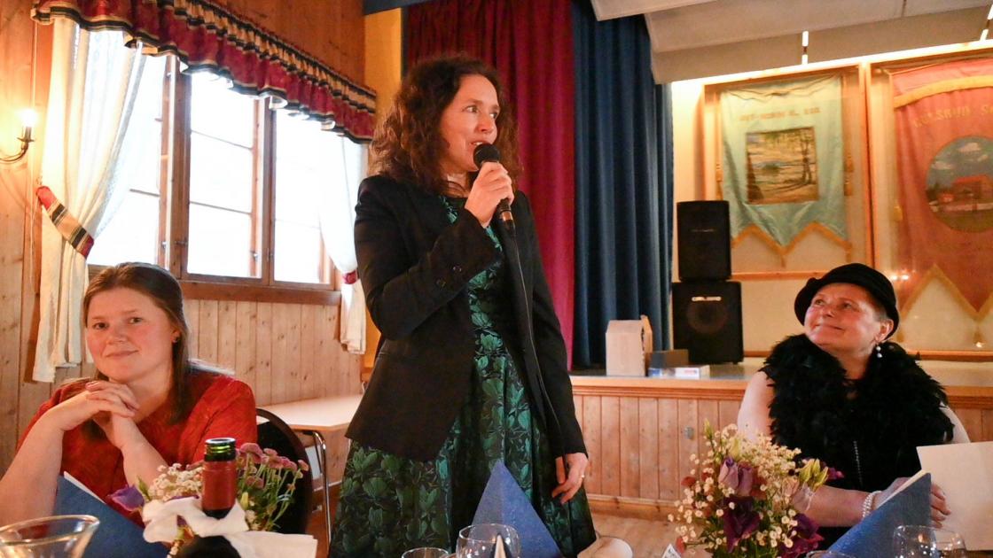 Toastmaster informerer om kveldens program