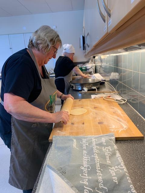 Vigdis er konsentrert, blir den rund nok