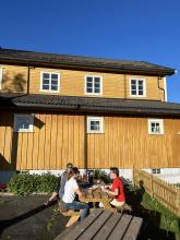 Herredsvang i sommersol