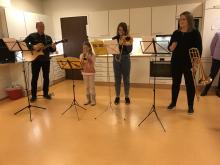 Kulturskulen deltok med fin musikk og sang.