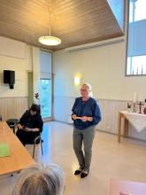 Nestleder Pernille Lemming taler til de frivillige.